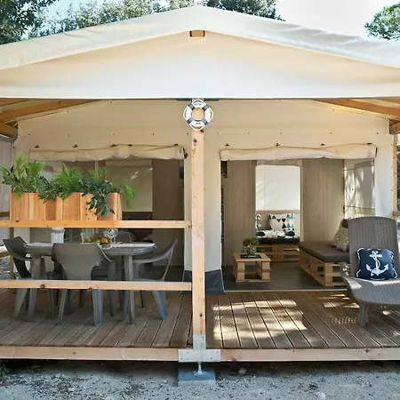 Luxury Glamping Tents | Camping Park Soline Luxury tent